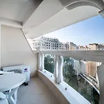 La Luxury غولدن ساندز