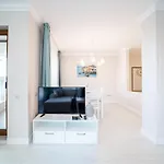 La Luxury *