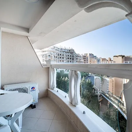 La Luxury Златни пясъци